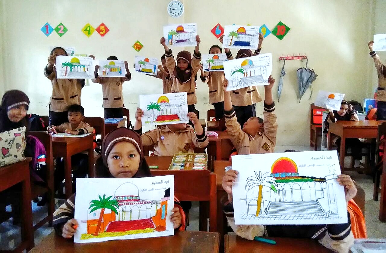 Sdit Cahaya Ummat Gelar Lomba Mewarnai Masjid Al Aqsho Palestina